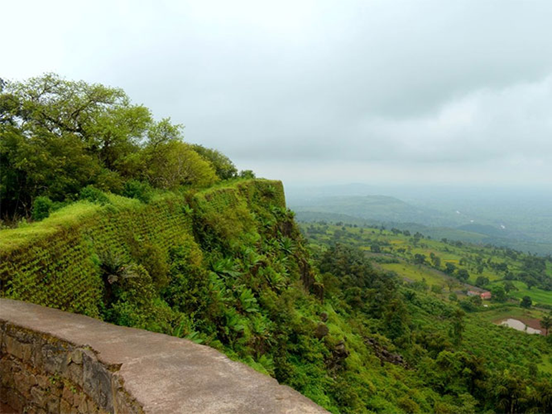 Pune to Panhala cab service