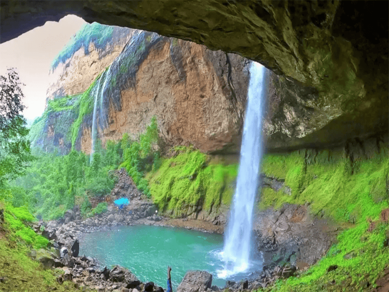 Pune to Raigad cab service